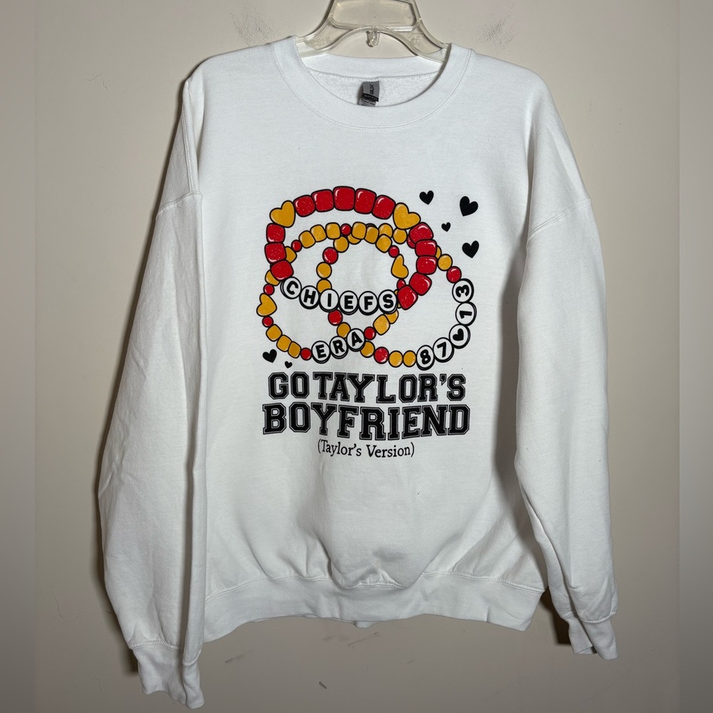 Gildan  Taylor Version Sweatshirt. Size XL